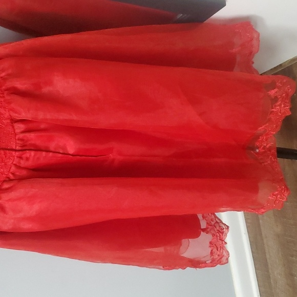 DAZZLING RED FIT N FLARE GOWN STRAPLESS LACE OVERLAY FULL ZIP BACK EMBROIDERED - Picture 15 of 16